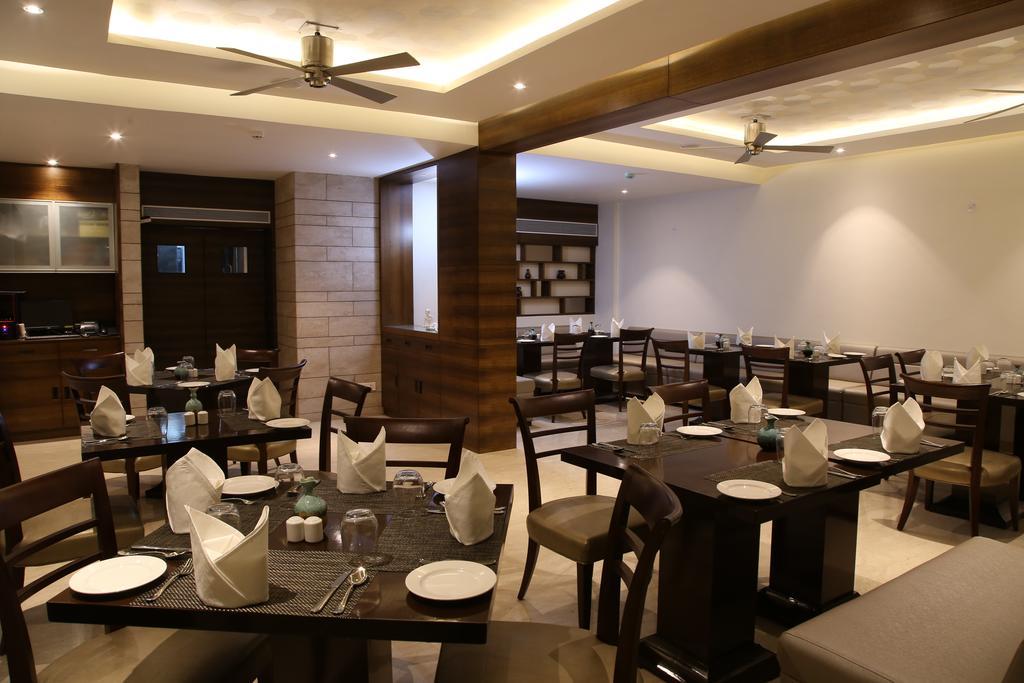 Lemon Tree Hotel Candolim Buitenkant foto