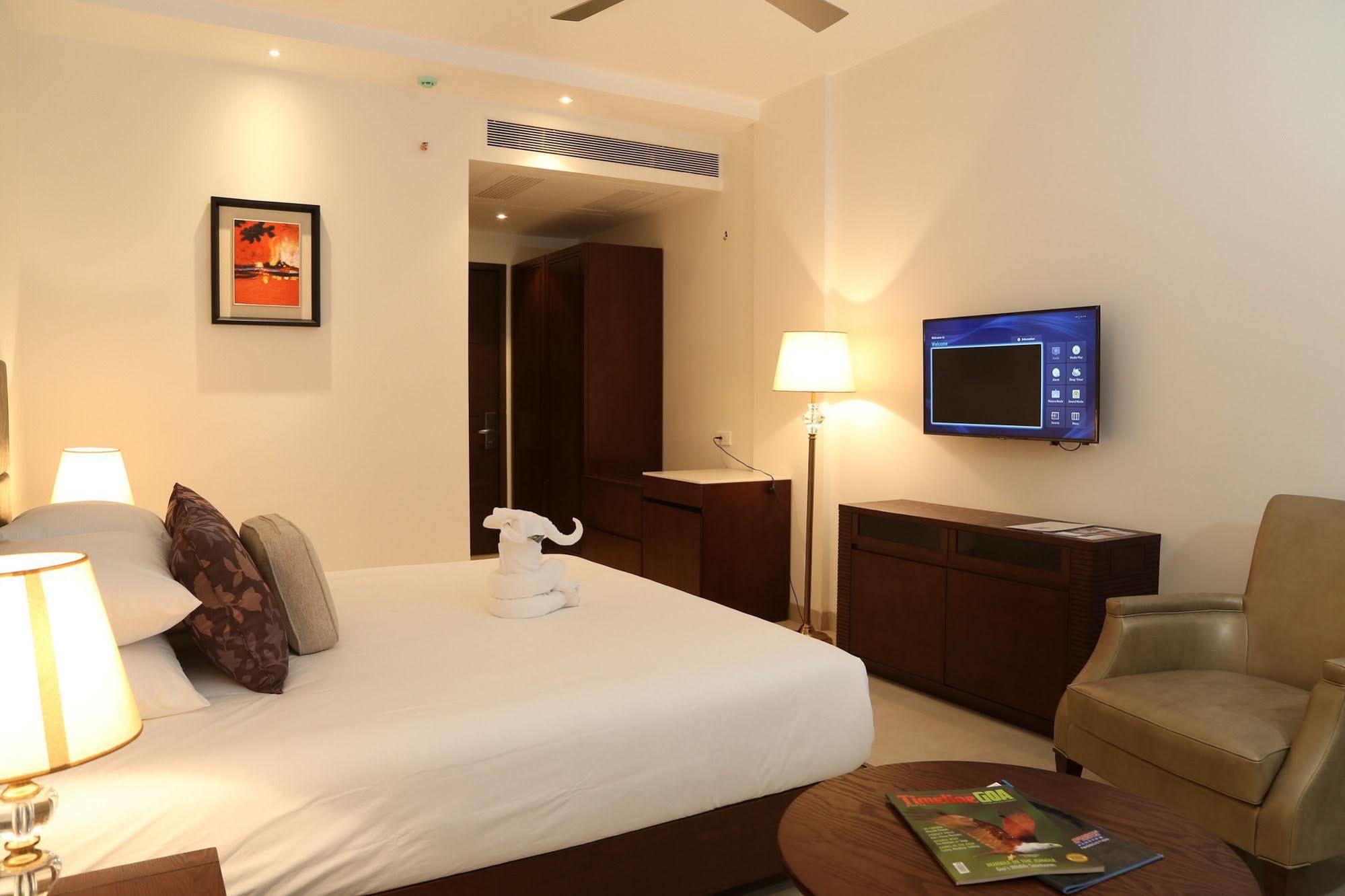 Lemon Tree Hotel Candolim Buitenkant foto